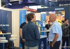 On Tuesday, many international delegations made a tour, but Dutch growers were certainly encountered as well, such as here tomato grower Marc Groenewegen, known from LinkedIn where he provides almost daily updates on his cultivation and developments on his farm.